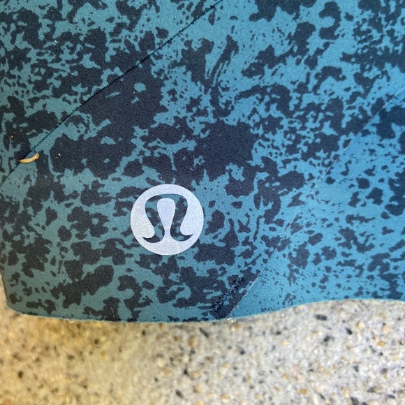 lululemon | DD 32 | turquoise and navy pattern | sports bra - Picture 4 of 5